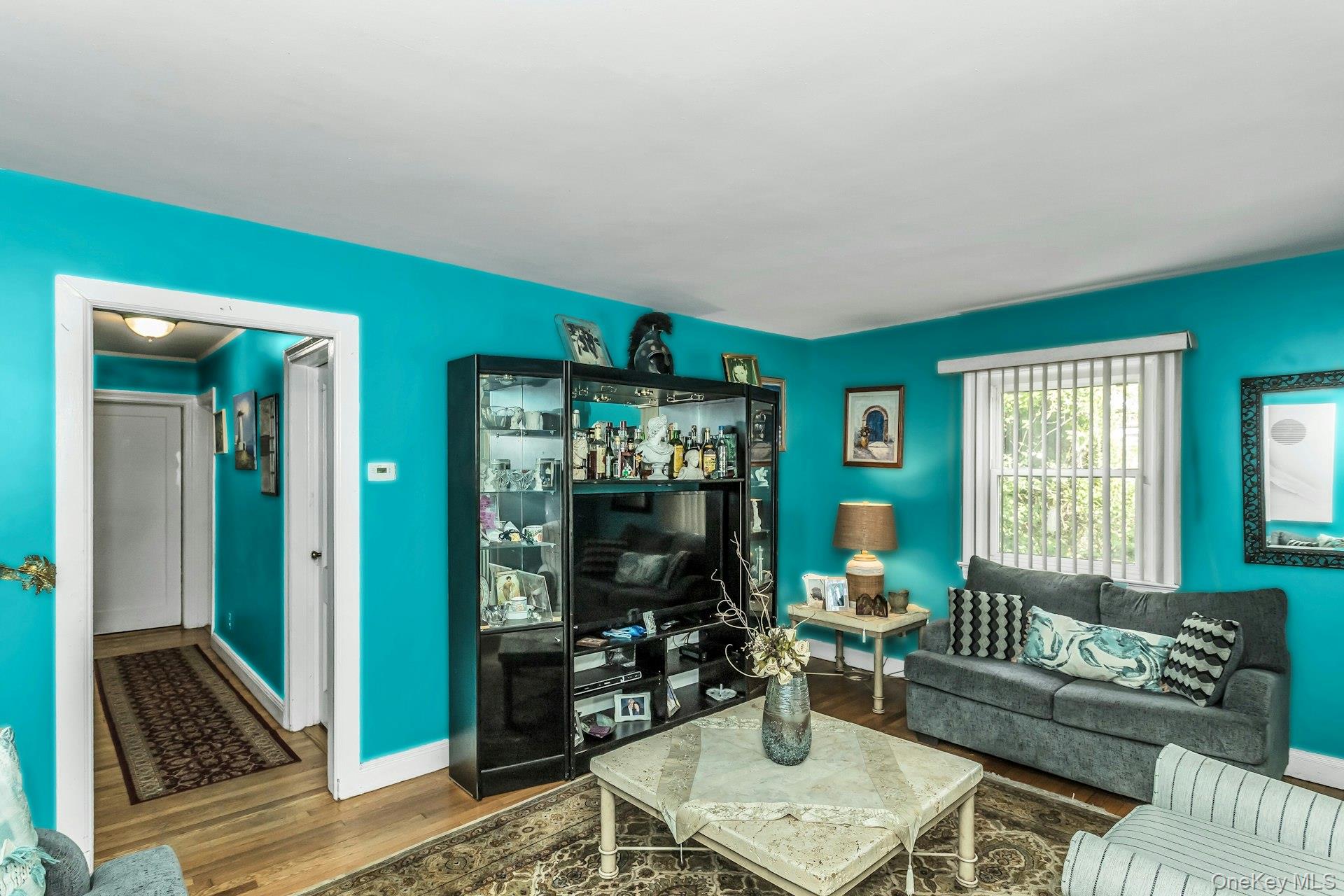 33 Cleveland Street, Valley Stream, NY 11580