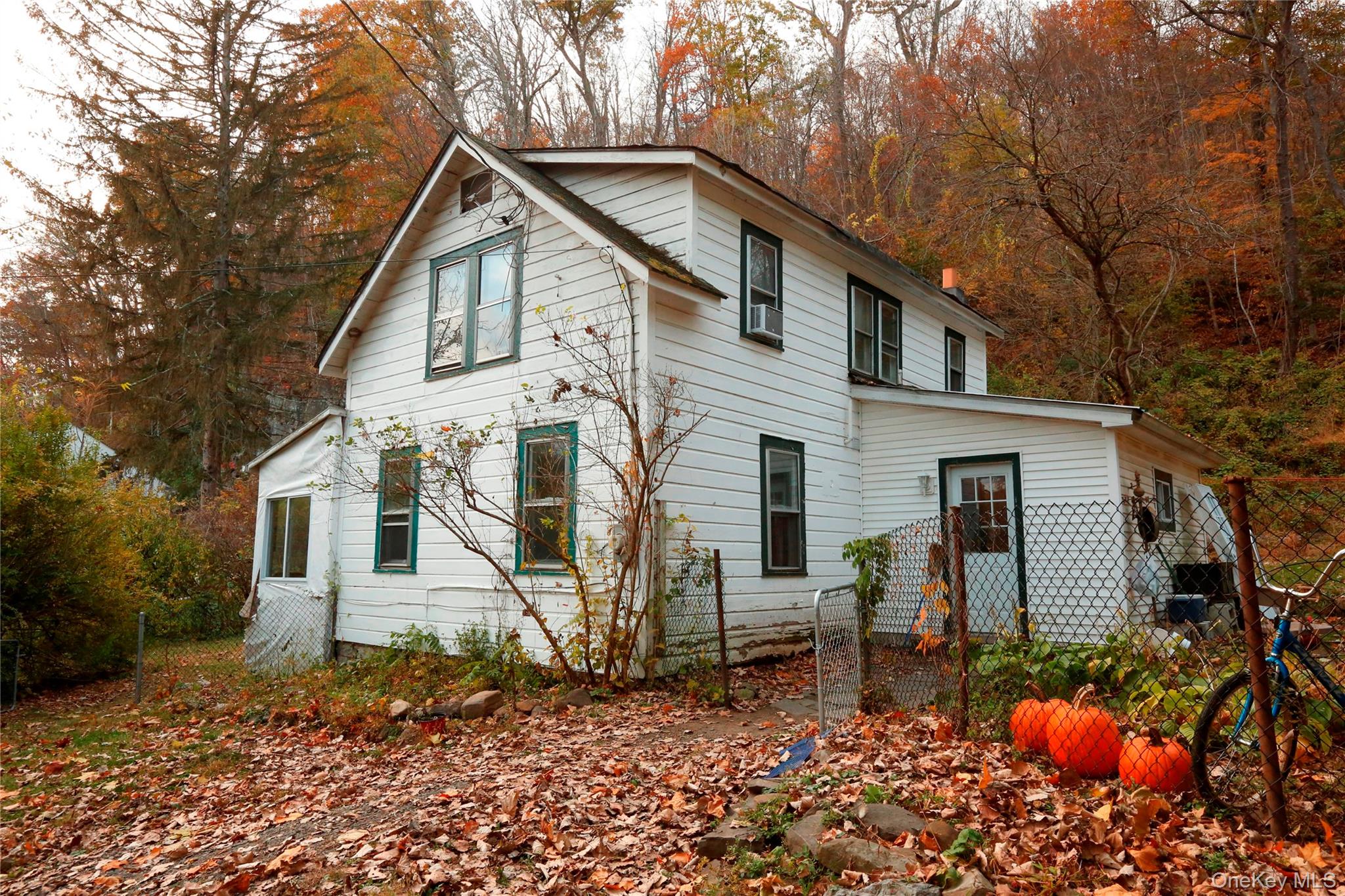 17 Hardenburgh Lane, Rosendale, NY 12472