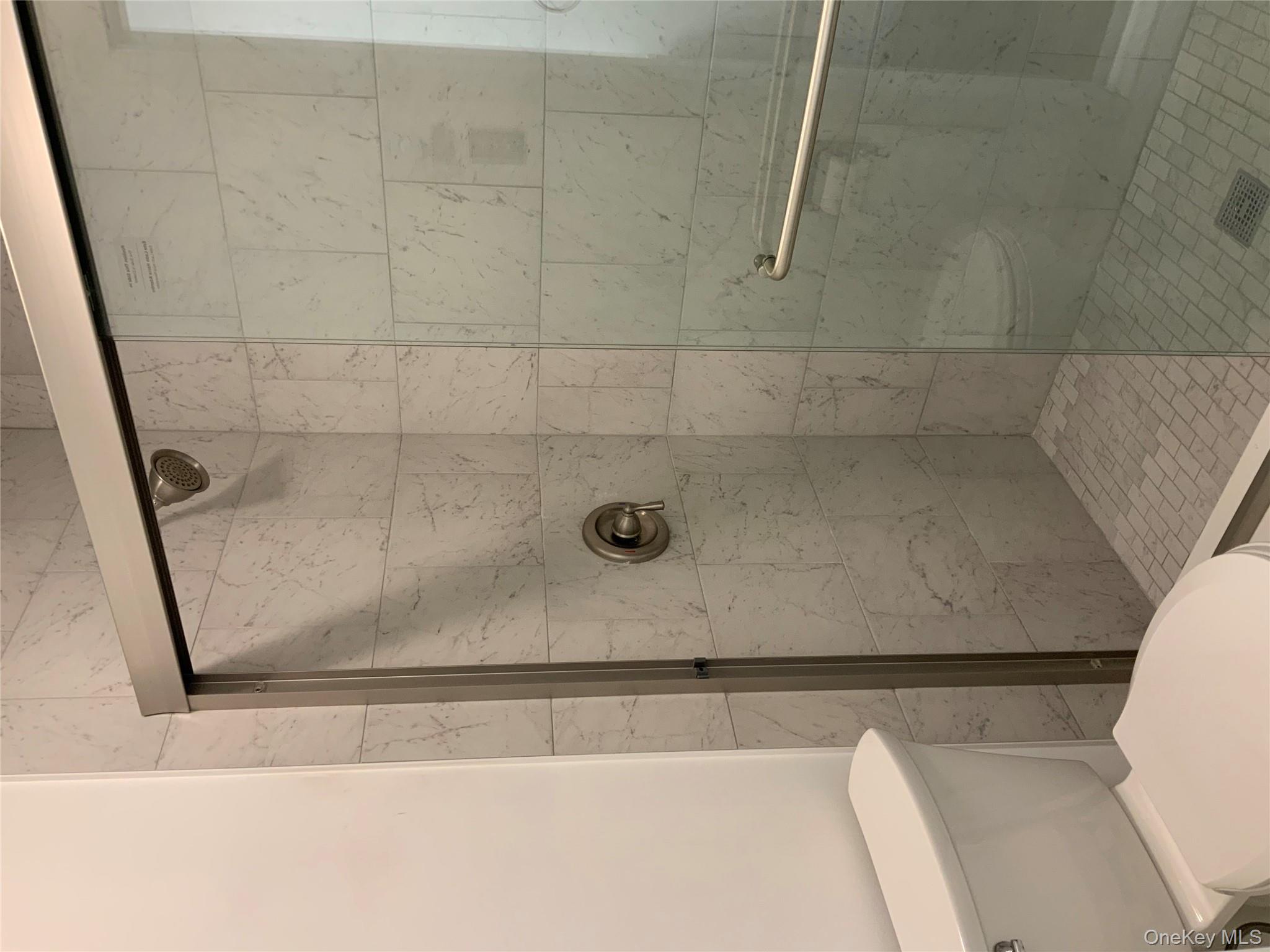 401 Cabot Court E, Saint James, NY 11780