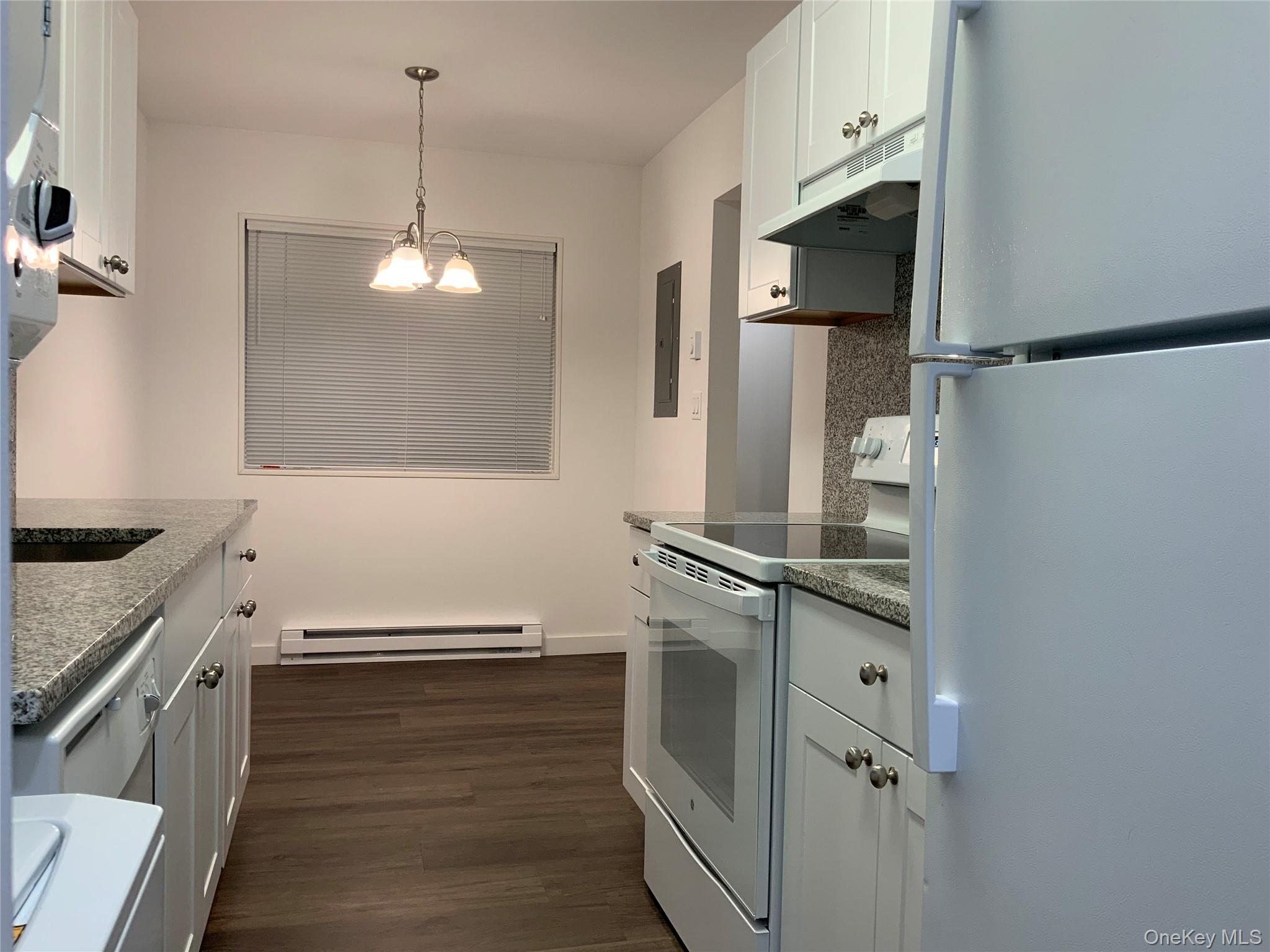 401 Cabot Court E, Saint James, NY 11780