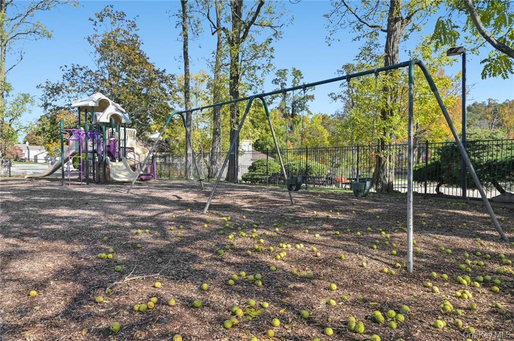 422 Panorama Drive, Mohegan Lake, NY 10547