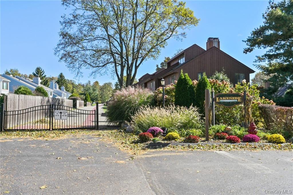 422 Panorama Drive, Mohegan Lake, NY 10547