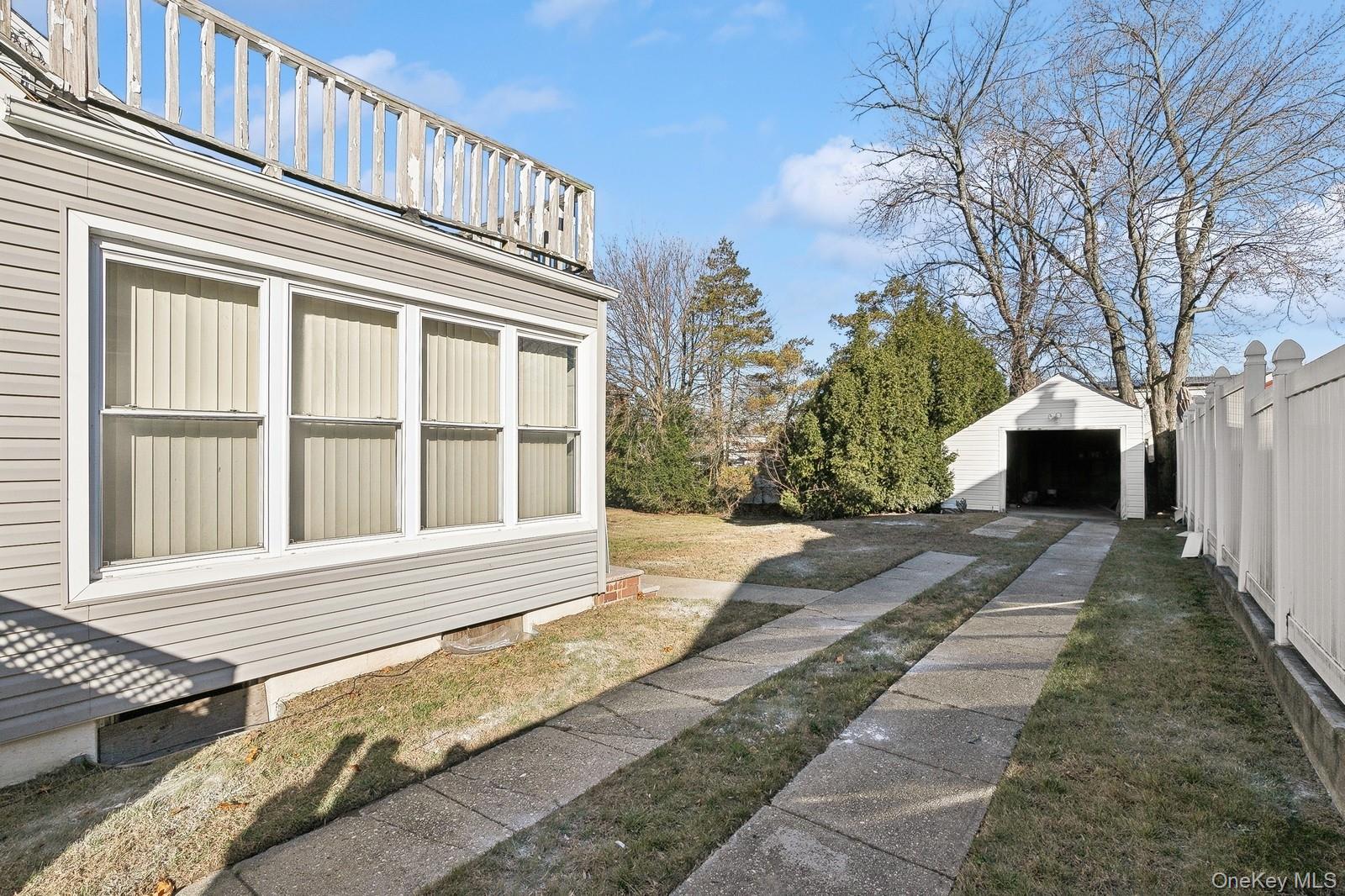 45 Ella Street, Valley Stream, NY 11580