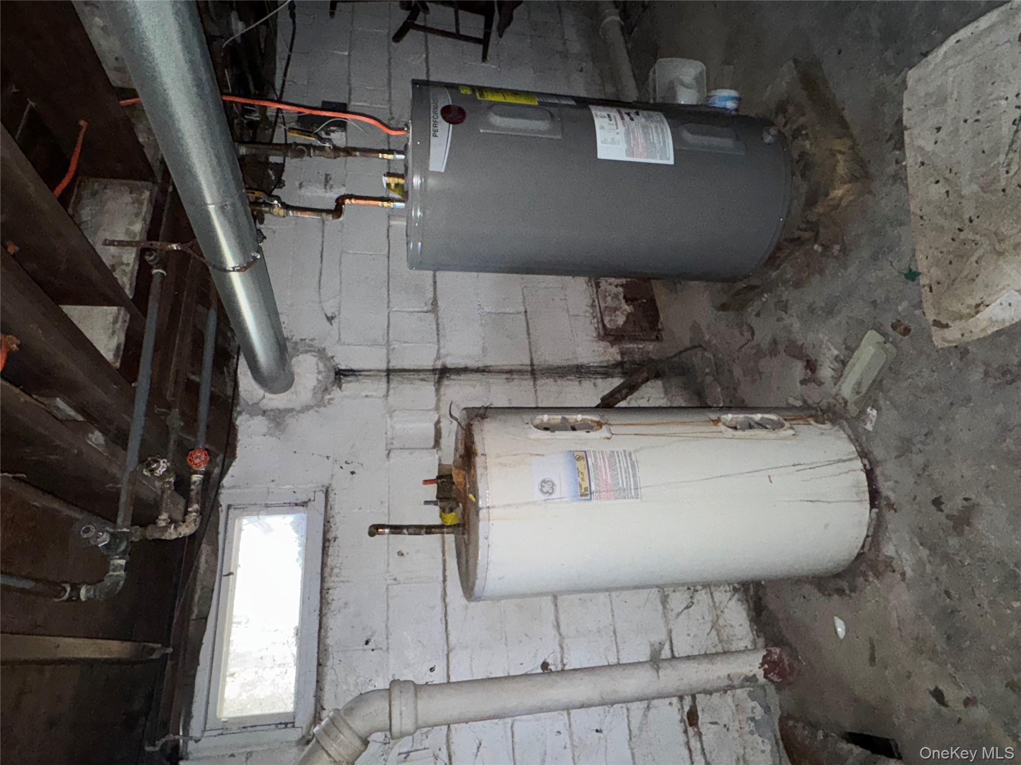 32 Weed Avenue, Hawthorne, NY 10532