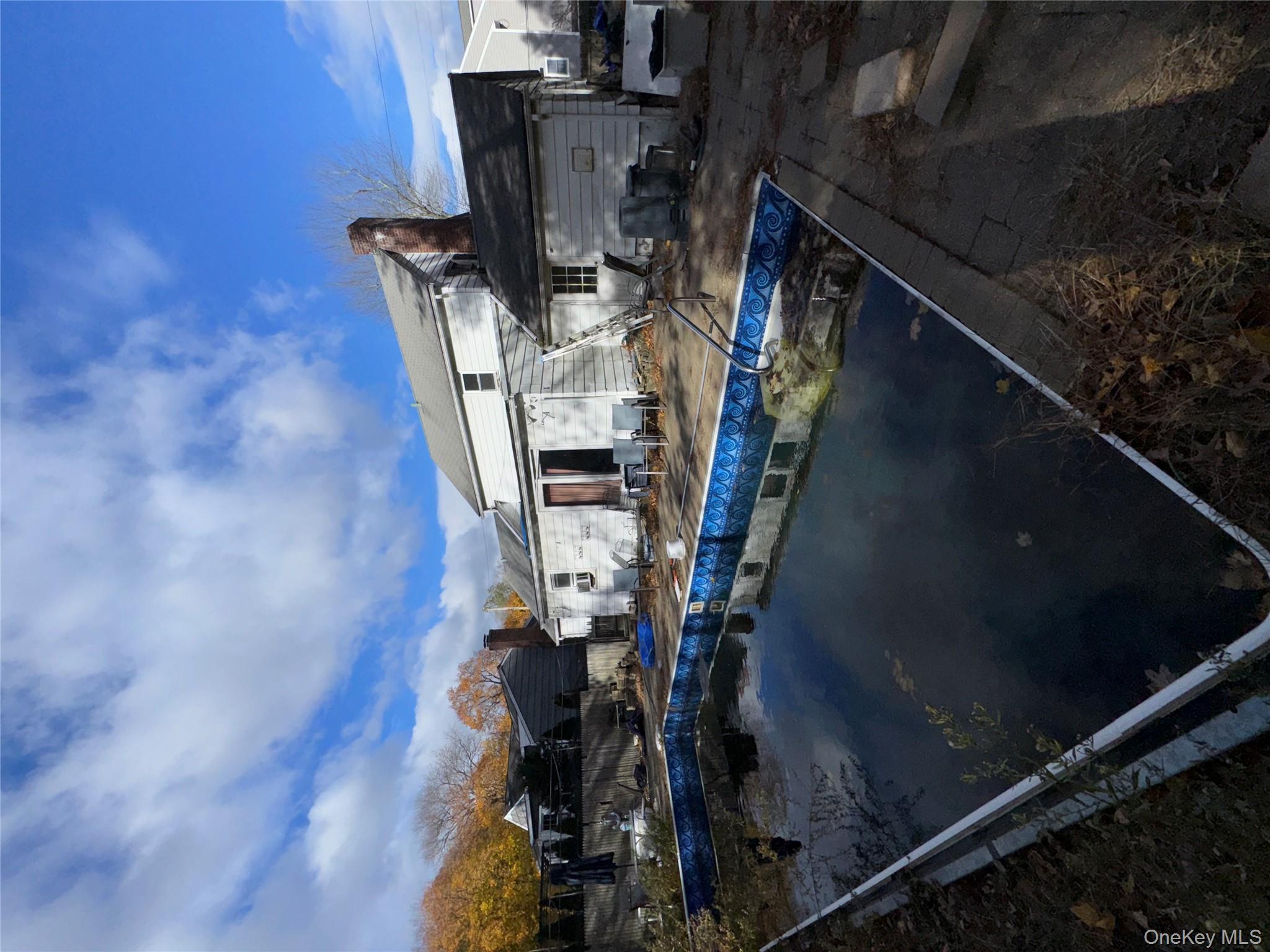 32 Weed Avenue, Hawthorne, NY 10532