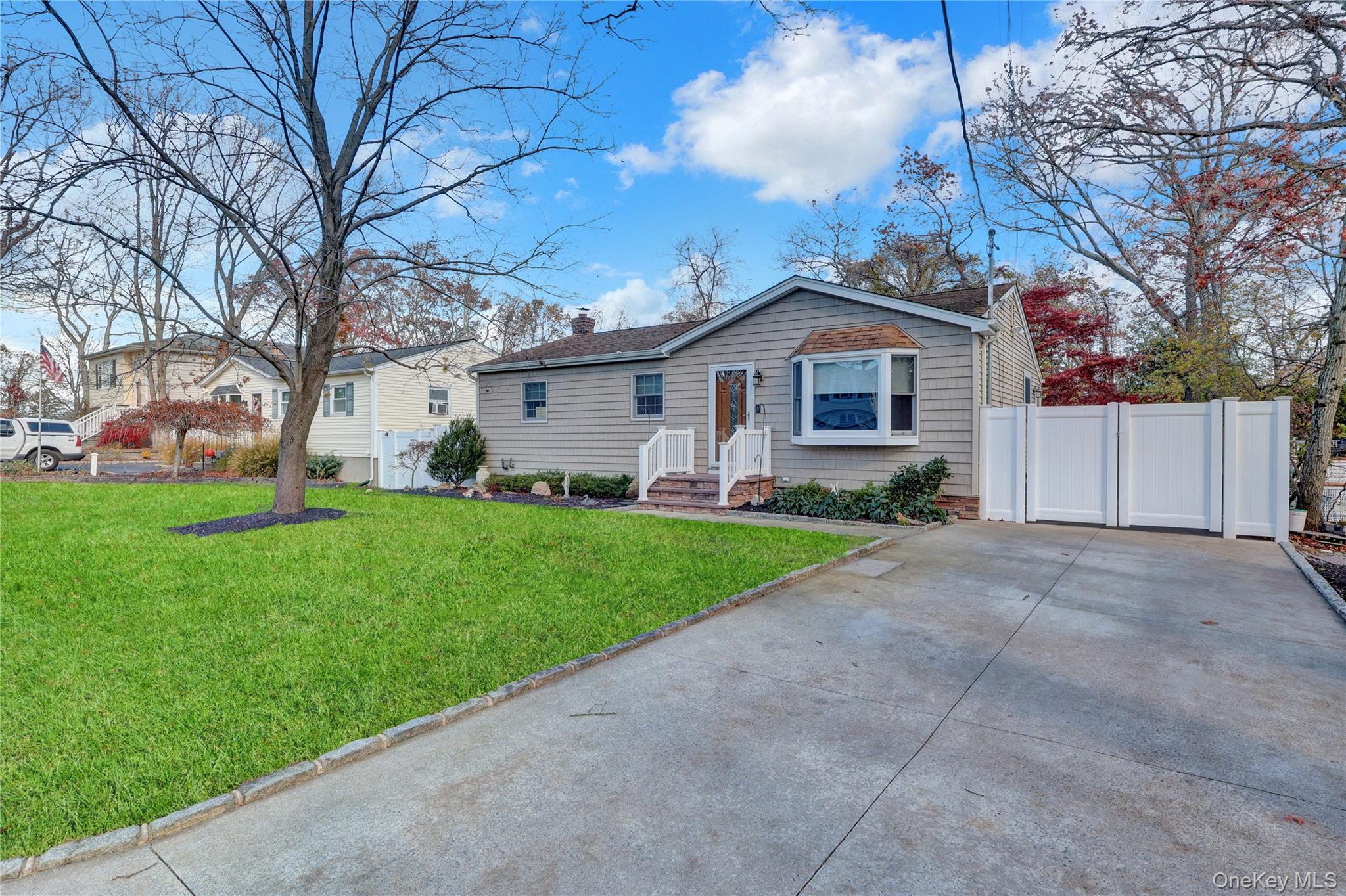 5 Zenith Road, Rocky Point, NY 11778