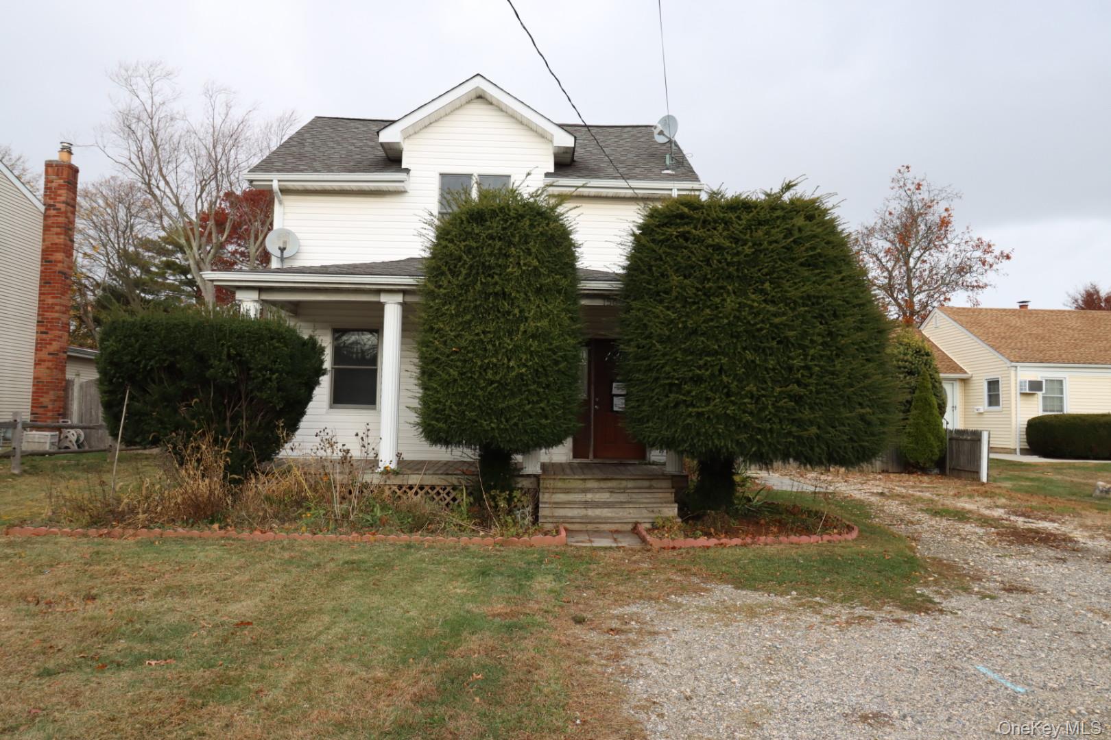 156 Oak Street, Amityville, NY 11701