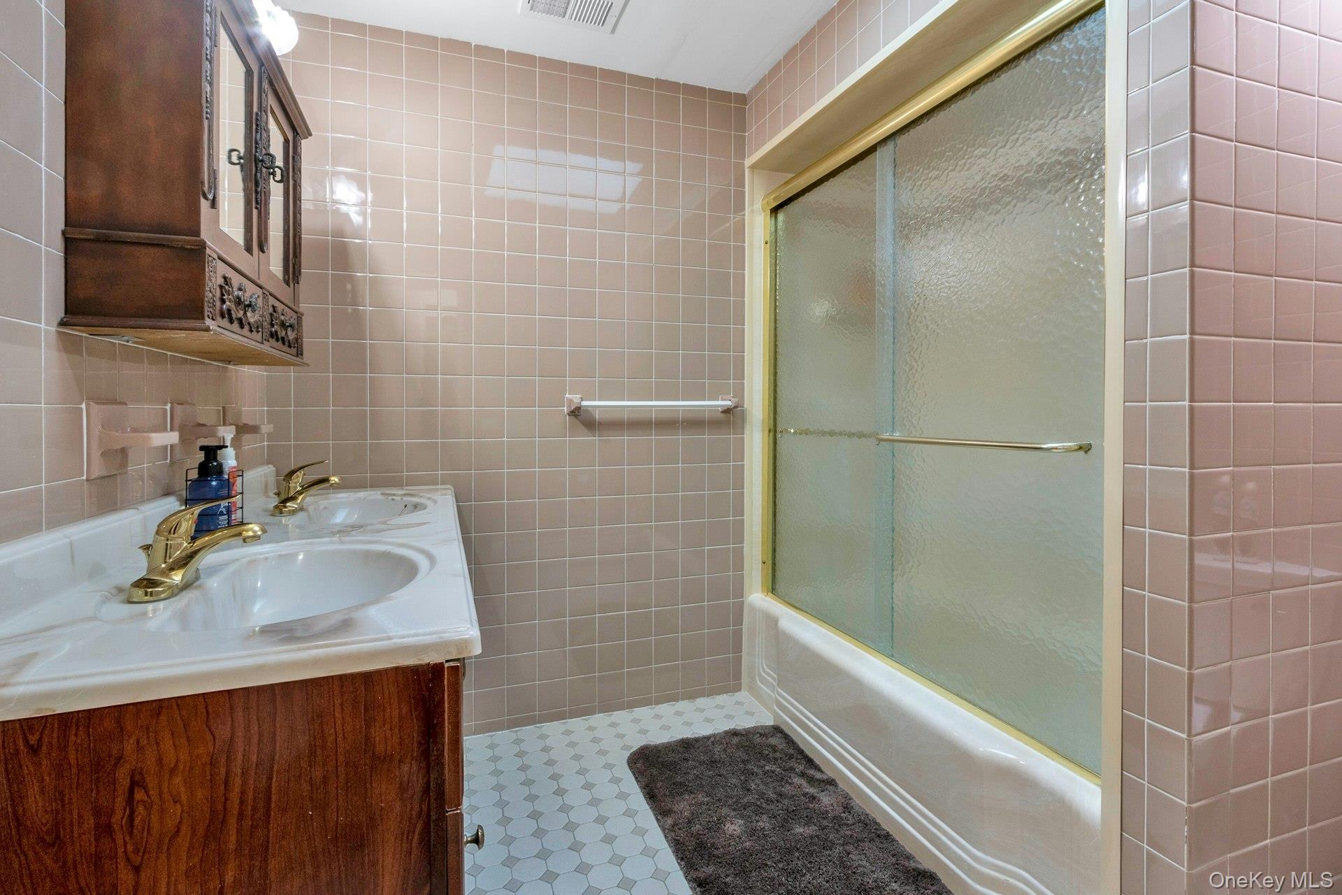 44 Greenridge Way, Spring Valley, NY 10977