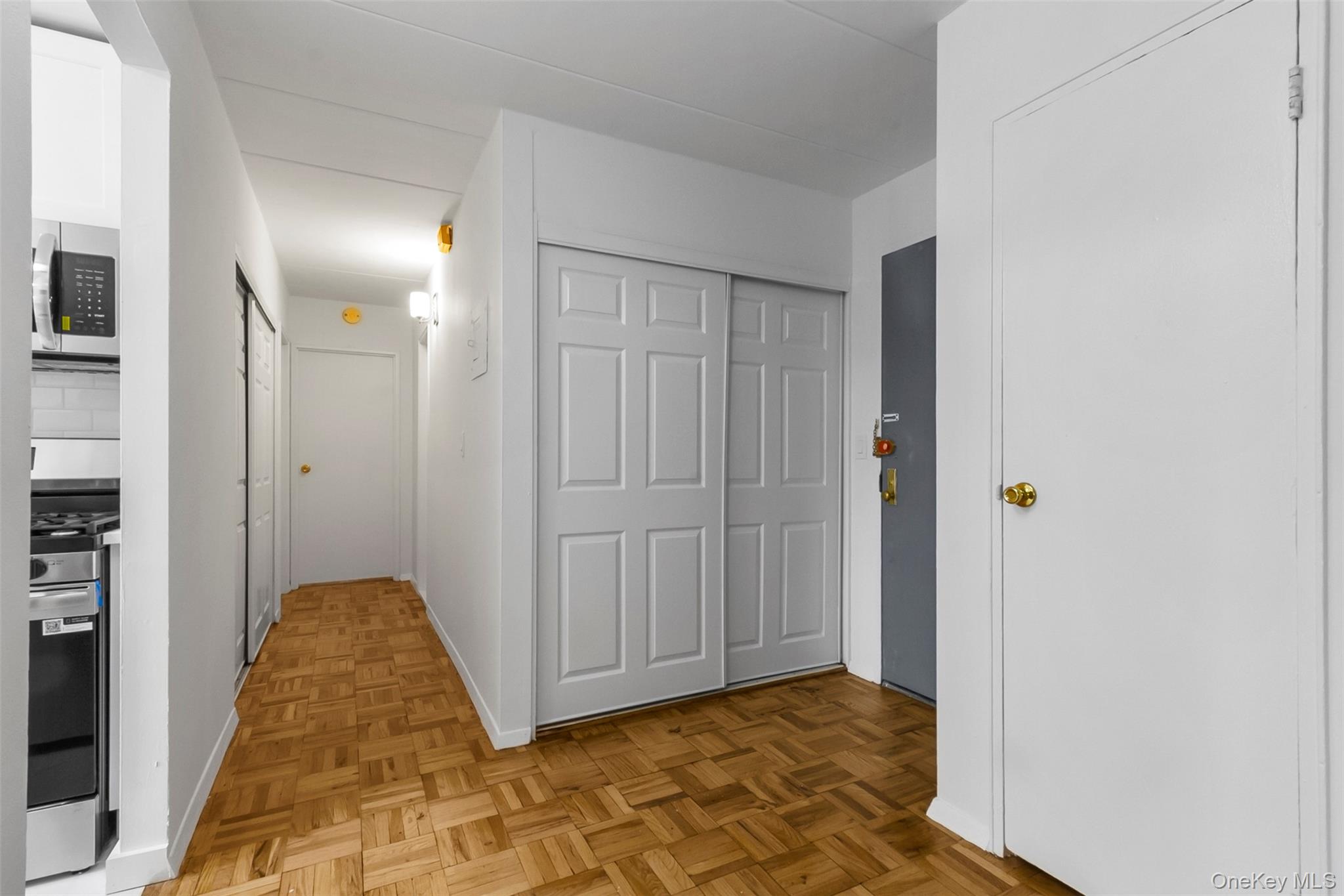 372 Central Park Avenue # 2E, Scarsdale, NY 10583