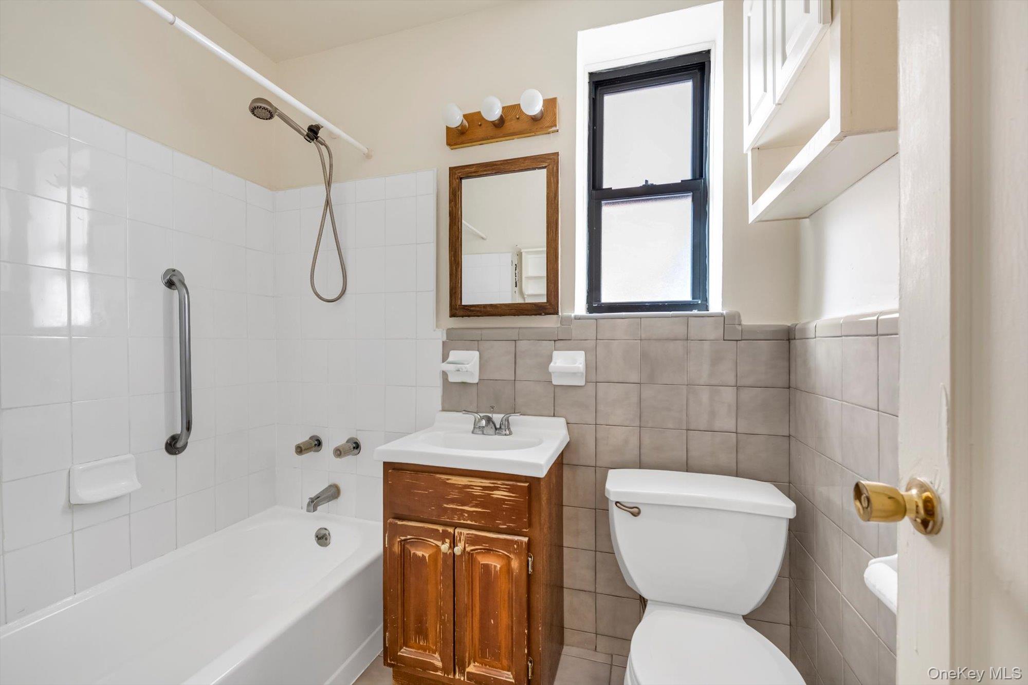 99-63 66 Avenue # 2B, Rego Park, NY 11374