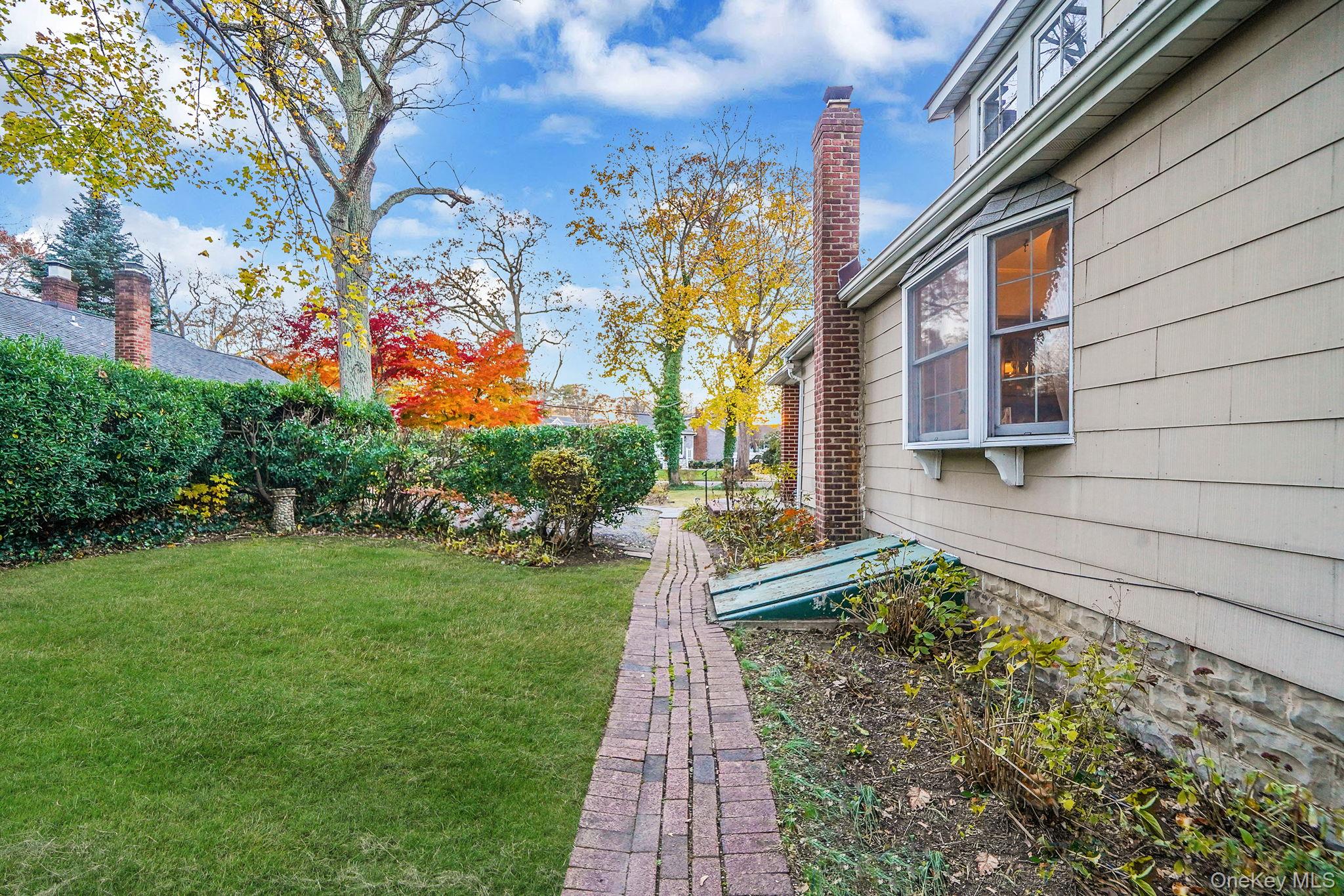 411 Harrison Drive, Centerport, NY 11721