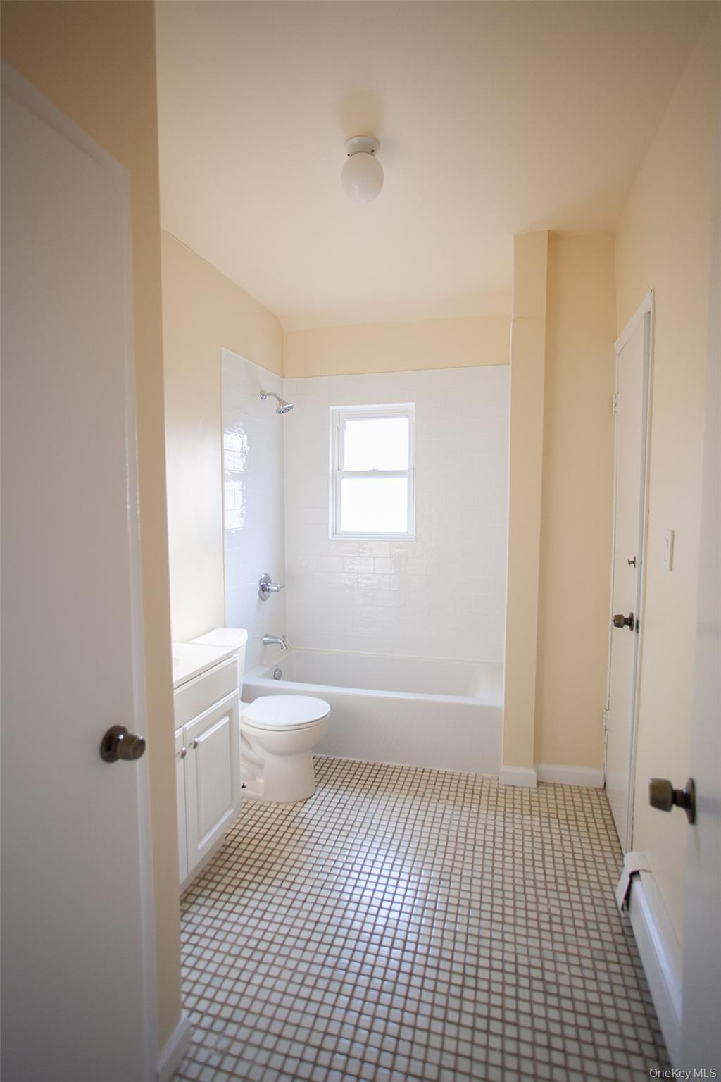 35 W Olive Street, Long Beach, NY 11561