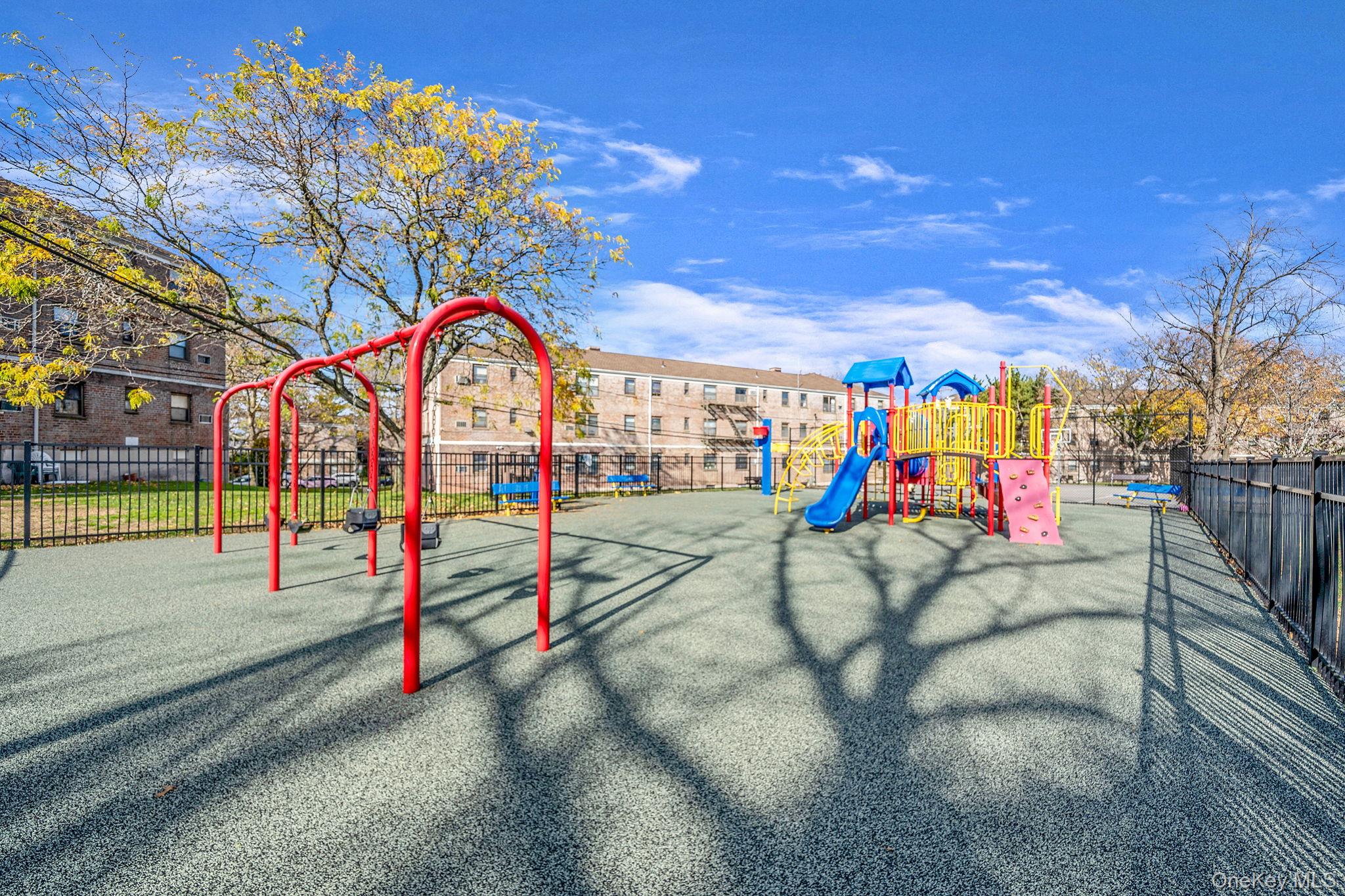 8 Terrace Circle # 1G, Great Neck, NY 11021