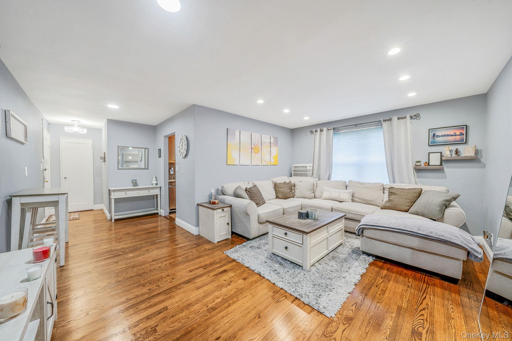 8 Terrace Circle # 1G, Great Neck, NY 11021