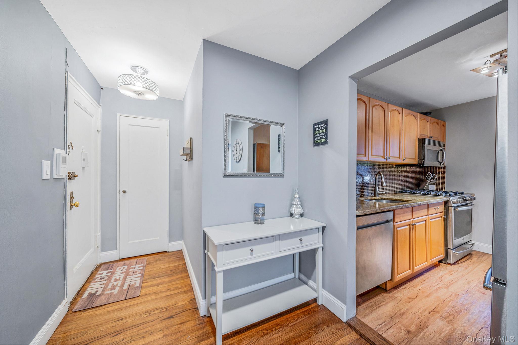 8 Terrace Circle # 1G, Great Neck, NY 11021