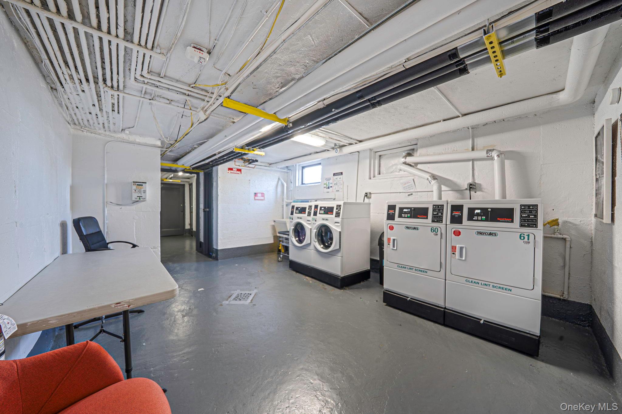 8 Terrace Circle # 1G, Great Neck, NY 11021