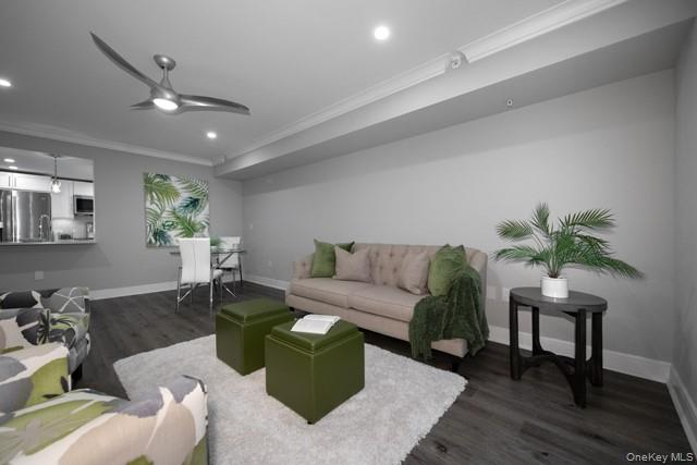 100 Glen Street # N2318, Glen Cove, NY 11542