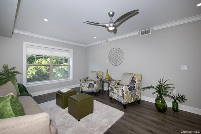 100 Glen Street # N2318, Glen Cove, NY 11542