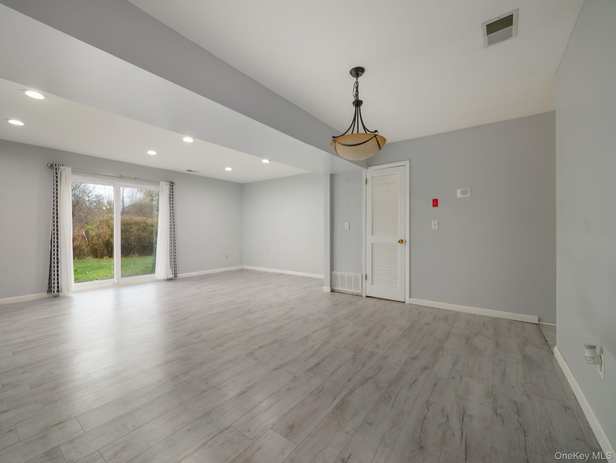 276 Temple Hill Road # 707, New Windsor, NY 12553