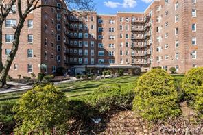 84-50 169th Street # 418, Jamaica Hills, NY 11432