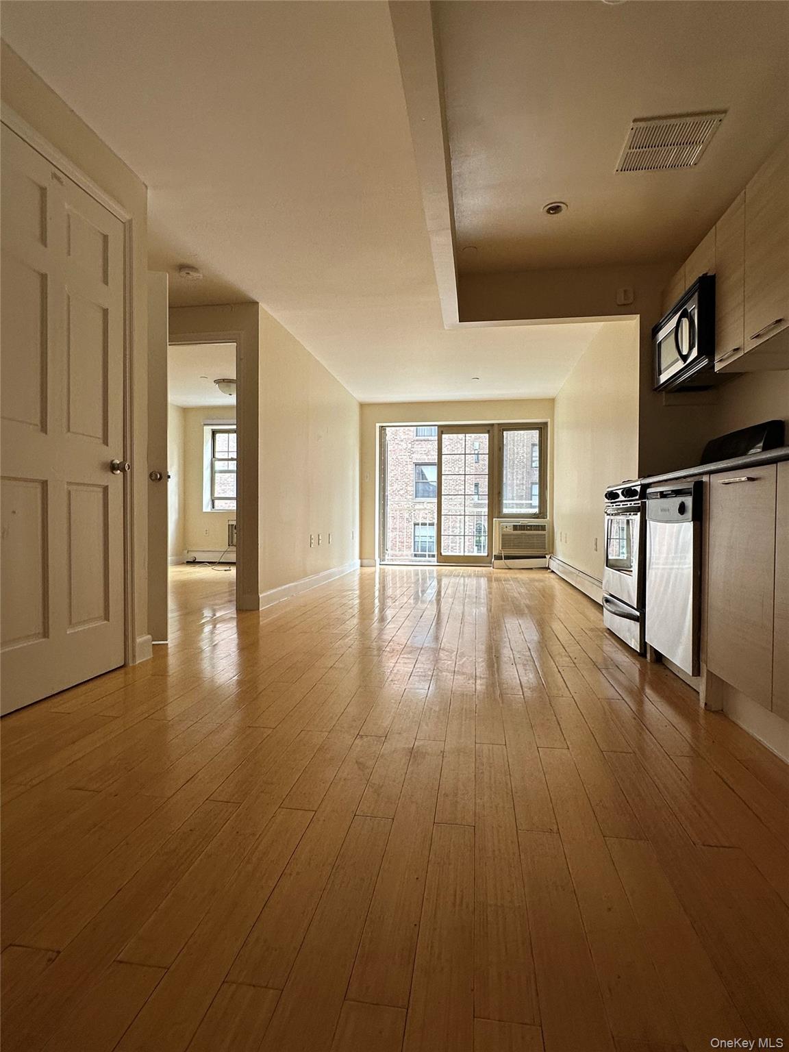 8375 117th Street # 3B, Richmond Hill, NY 11418