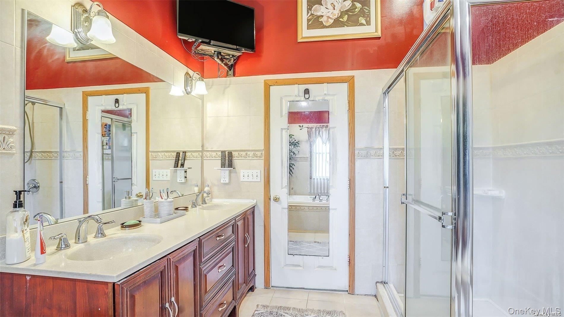 10 Maria Court, Holbrook, NY 11741