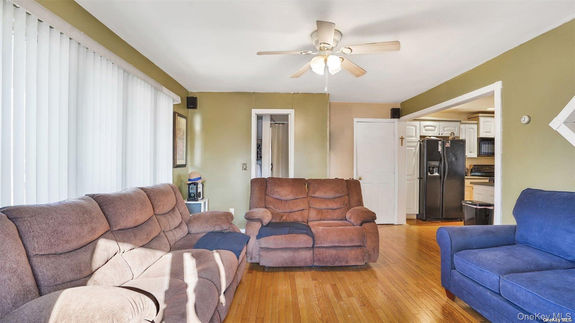 10 Maria Court, Holbrook, NY 11741