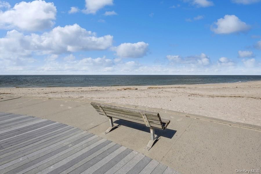 39 Smugglers Path, Jamesport, NY 11947