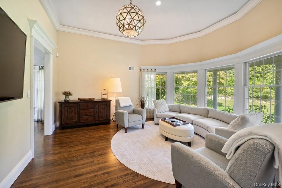 39 Smugglers Path, Jamesport, NY 11947