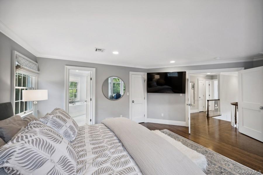 39 Smugglers Path, Jamesport, NY 11947