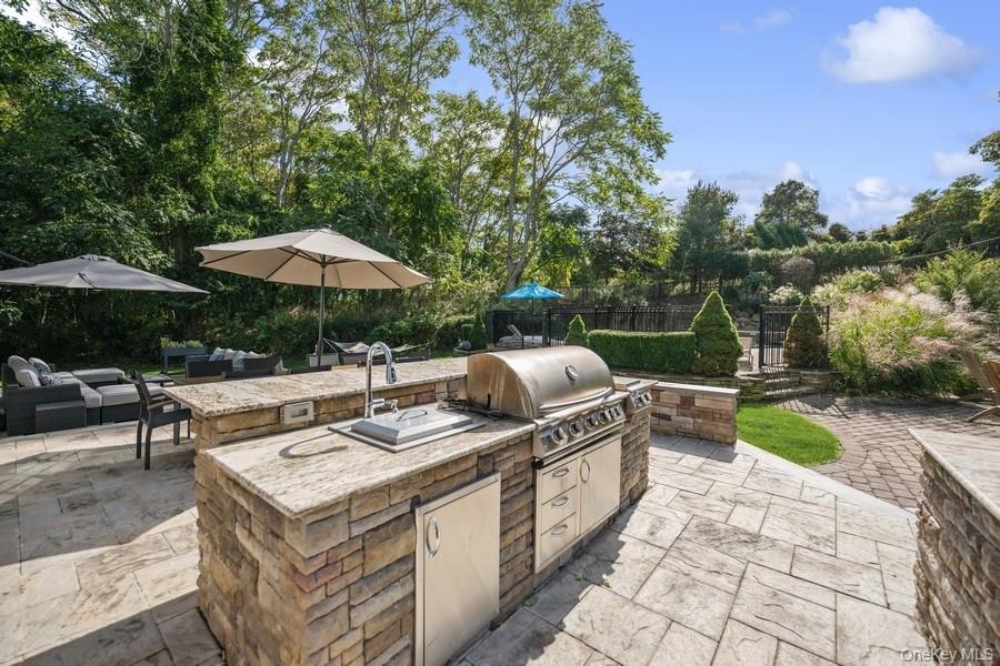 39 Smugglers Path, Jamesport, NY 11947