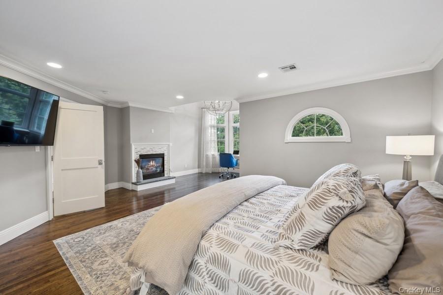 39 Smugglers Path, Jamesport, NY 11947