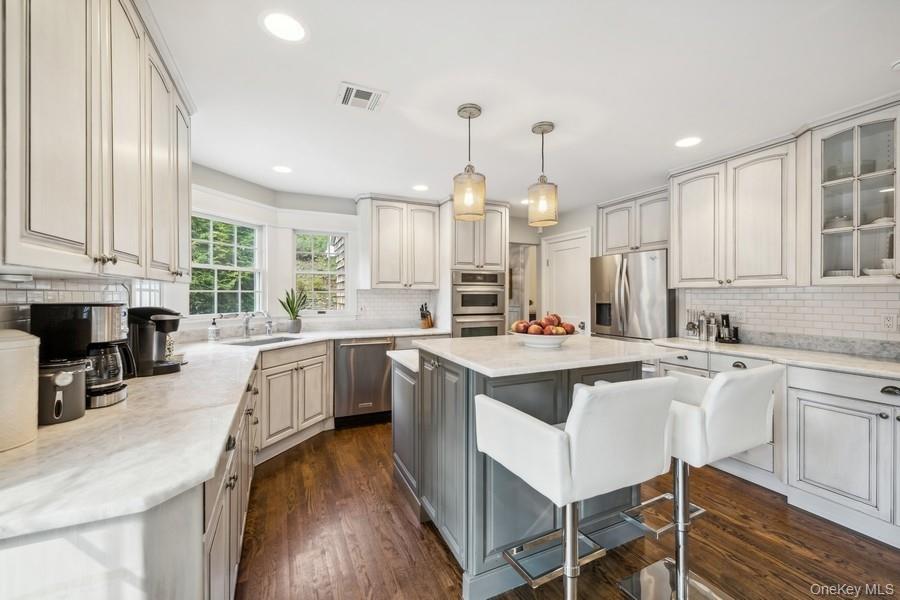 39 Smugglers Path, Jamesport, NY 11947