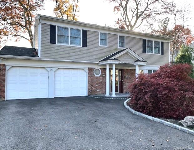 28 Cedarwood Lane, Commack, NY 11725