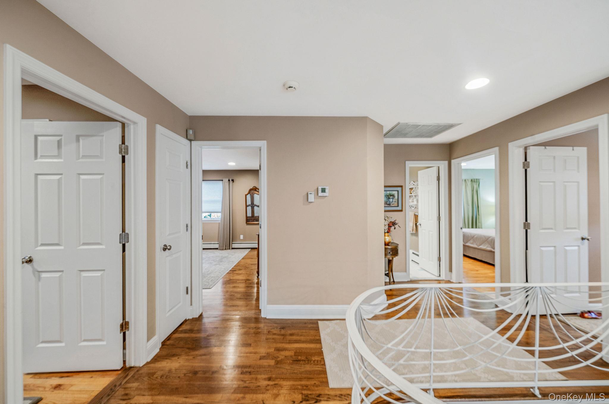 28 Cedarwood Lane, Commack, NY 11725