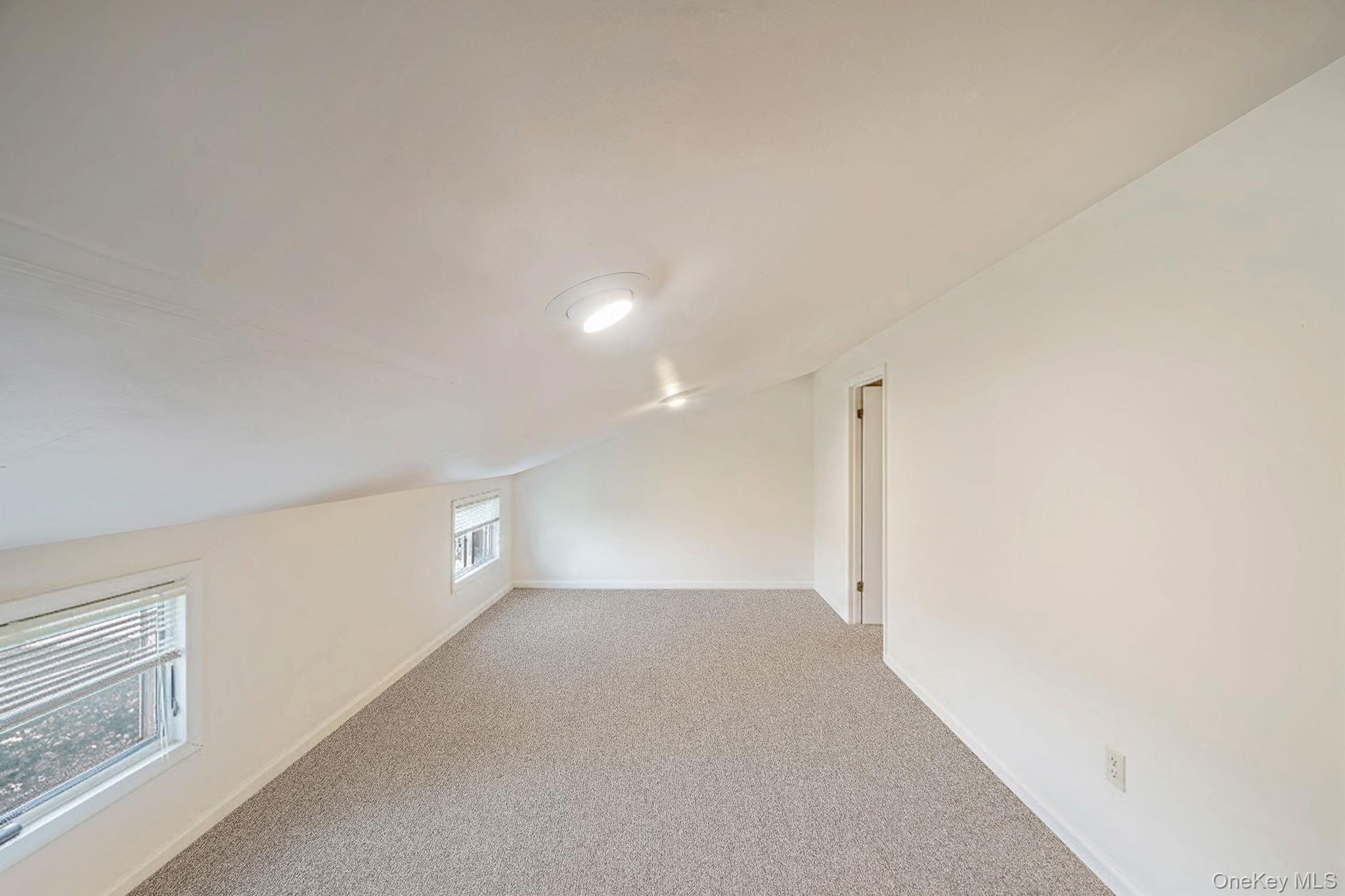 28 Cedarwood Lane, Commack, NY 11725