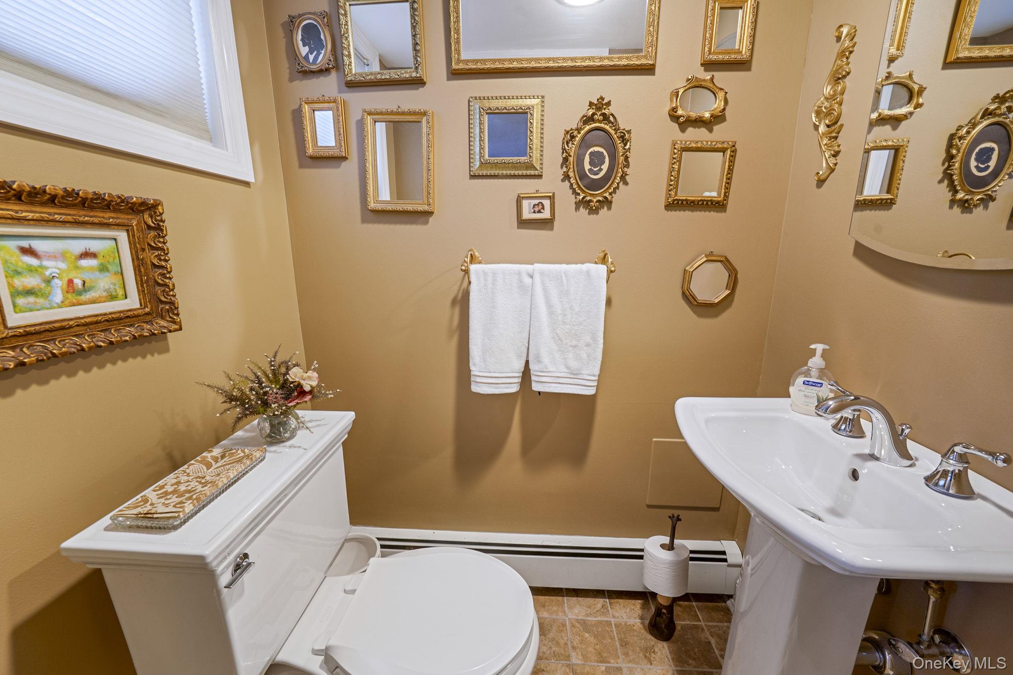 28 Cedarwood Lane, Commack, NY 11725