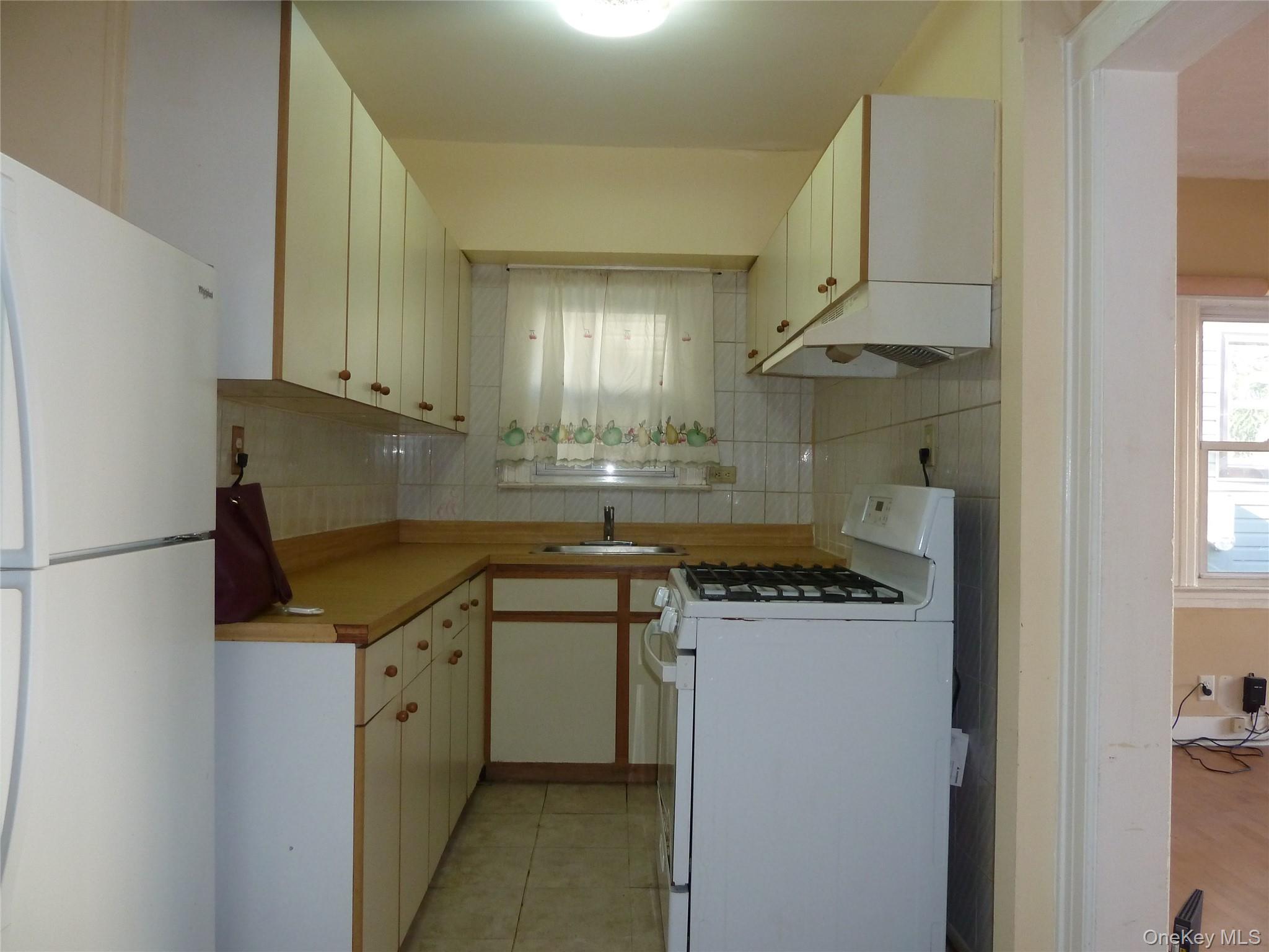 2515 Far Rockaway Boulevard, Far Rockaway, NY 11691