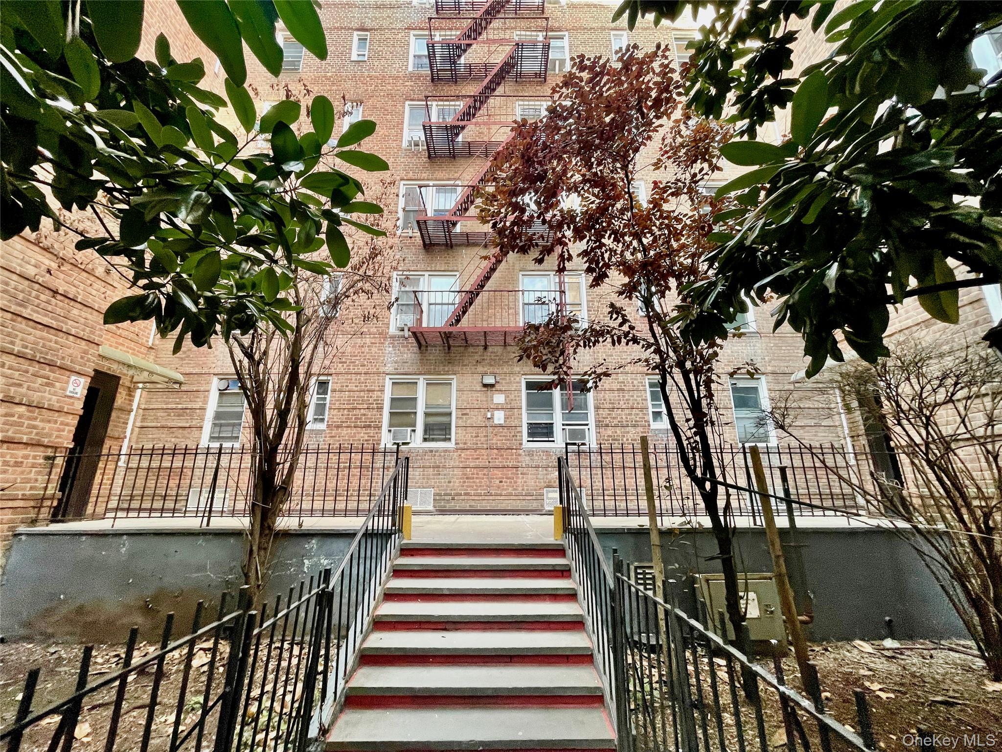 134-33 Blossom Ave Blossom Avenue # 3B, Flushing, NY 11355