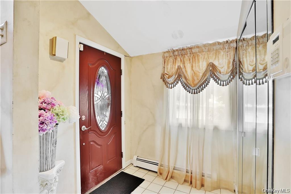 2 Split Tree Drive, New Windsor, NY 12553