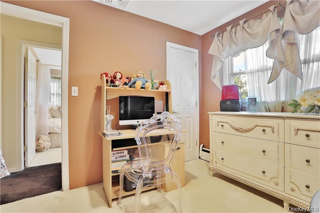 2 Split Tree Drive, New Windsor, NY 12553