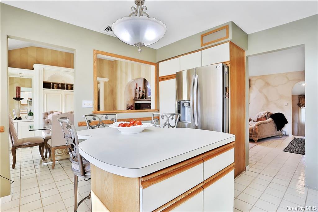 2 Split Tree Drive, New Windsor, NY 12553