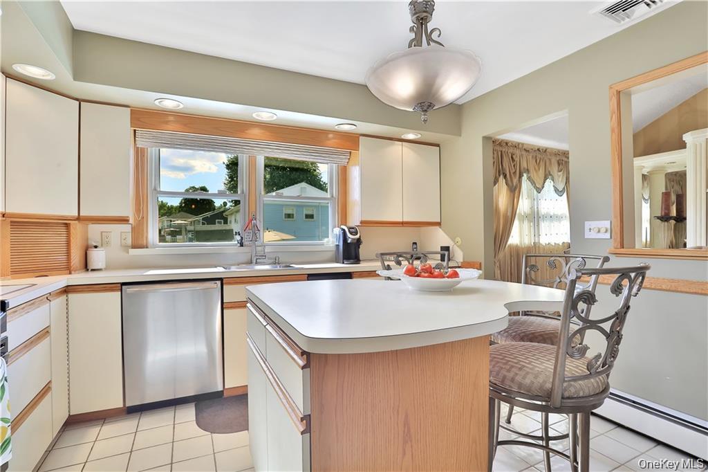 2 Split Tree Drive, New Windsor, NY 12553