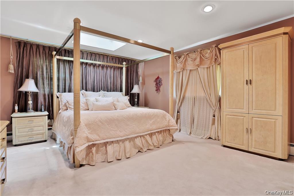 2 Split Tree Drive, New Windsor, NY 12553