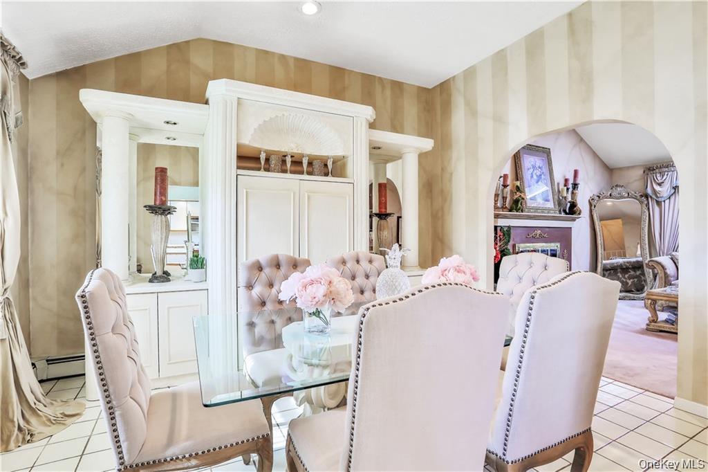 2 Split Tree Drive, New Windsor, NY 12553