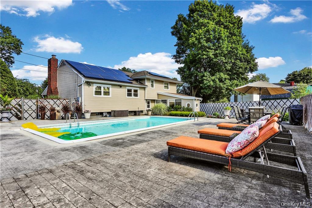 2 Split Tree Drive, New Windsor, NY 12553