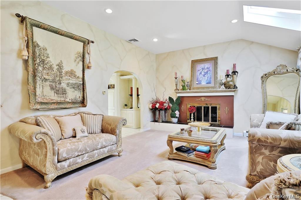 2 Split Tree Drive, New Windsor, NY 12553