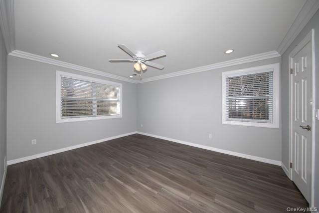 1000 Saddle Rock Road # 211, Holbrook, NY 11741