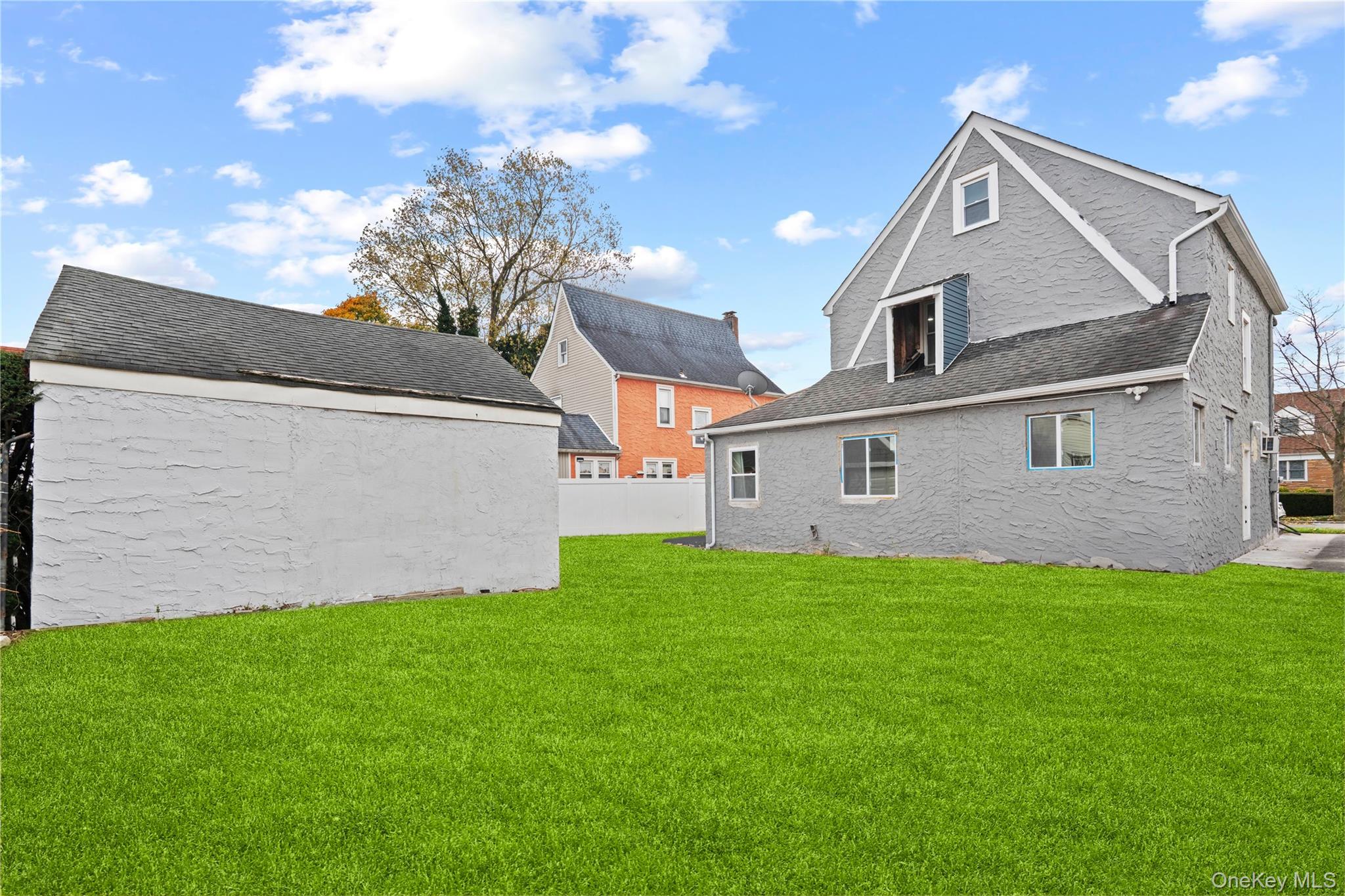 28 Cornwall Lane, Hempstead, NY 11550