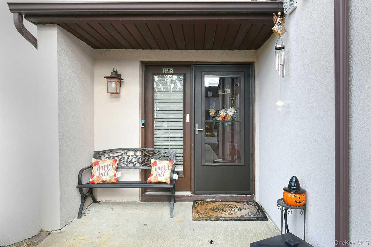 ONE ANCHORAGE Way # 1408, Freeport, NY 11520